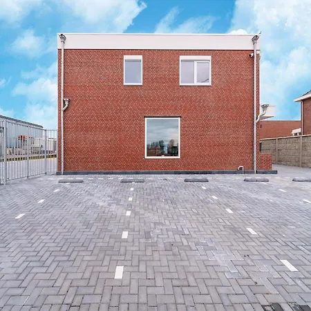 Inviting With Terrace *